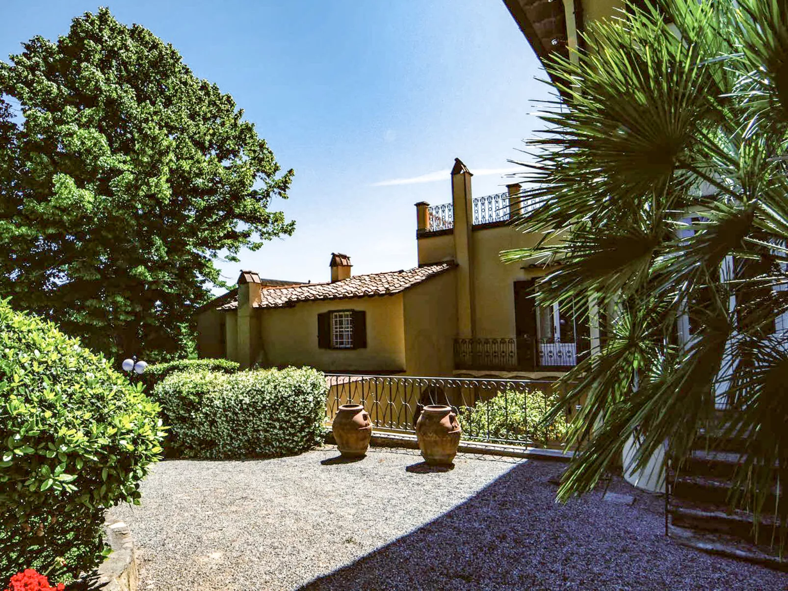 Villa La Guardia Vecchia-Buiten