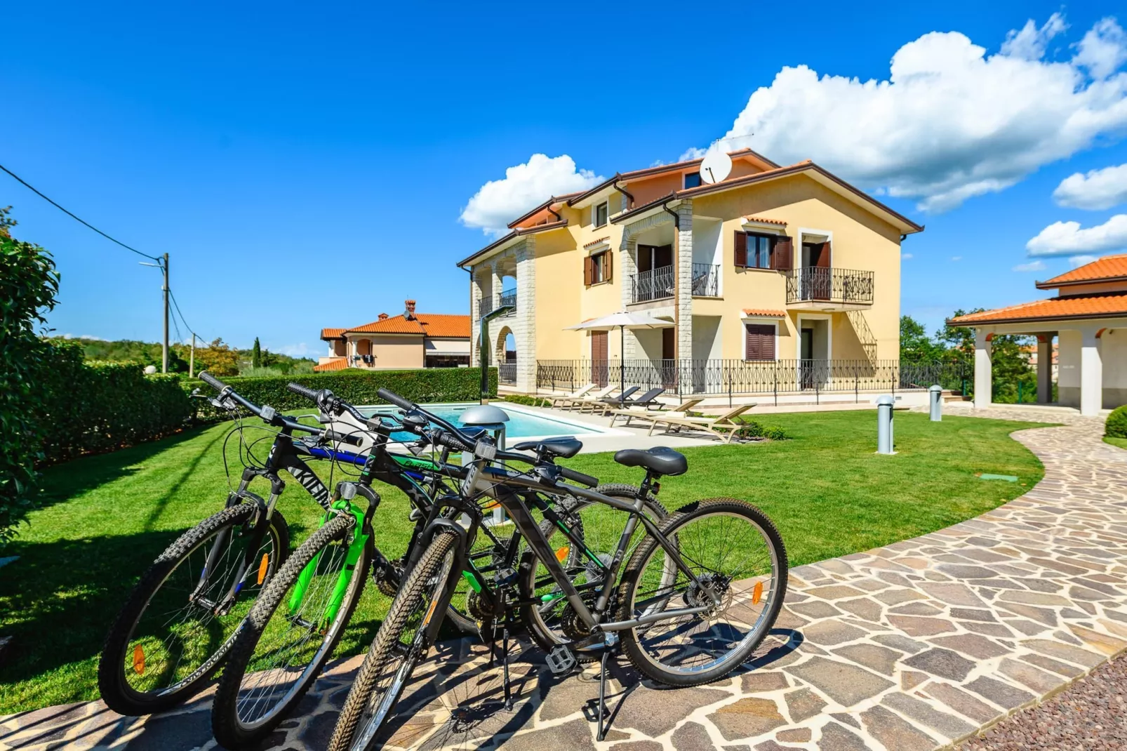 Premium Apartment Silvia II with private pool