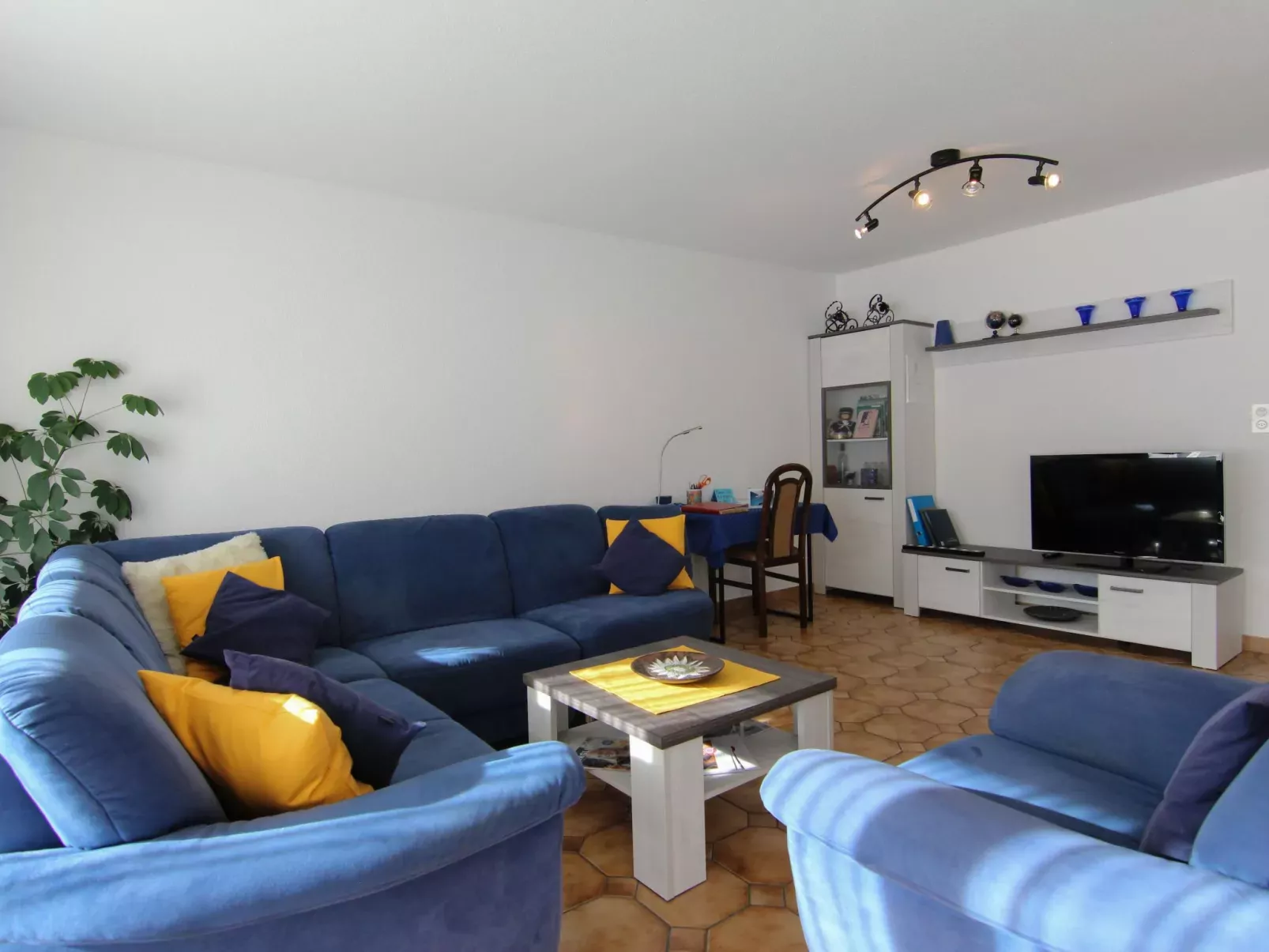 Casa Yolanda 1. OG Süd-Binnen