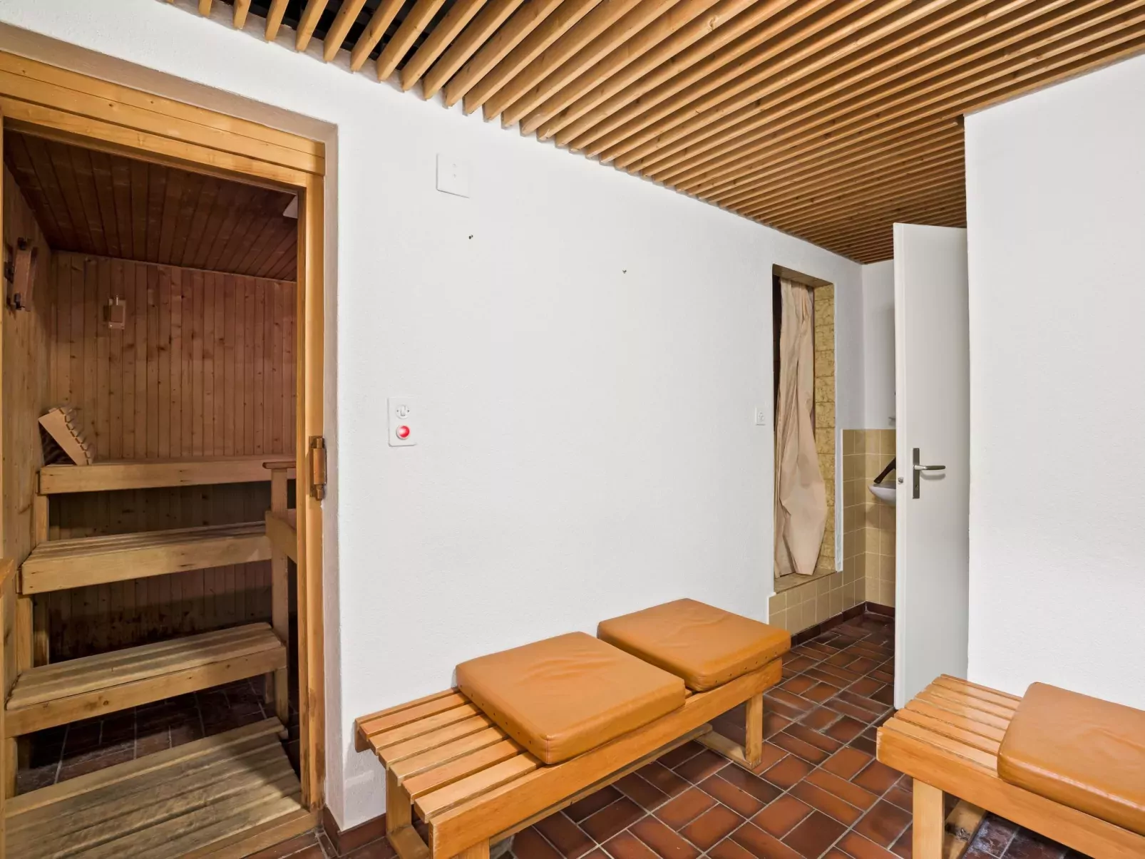 Nr.14 Haus Astoria-Binnen