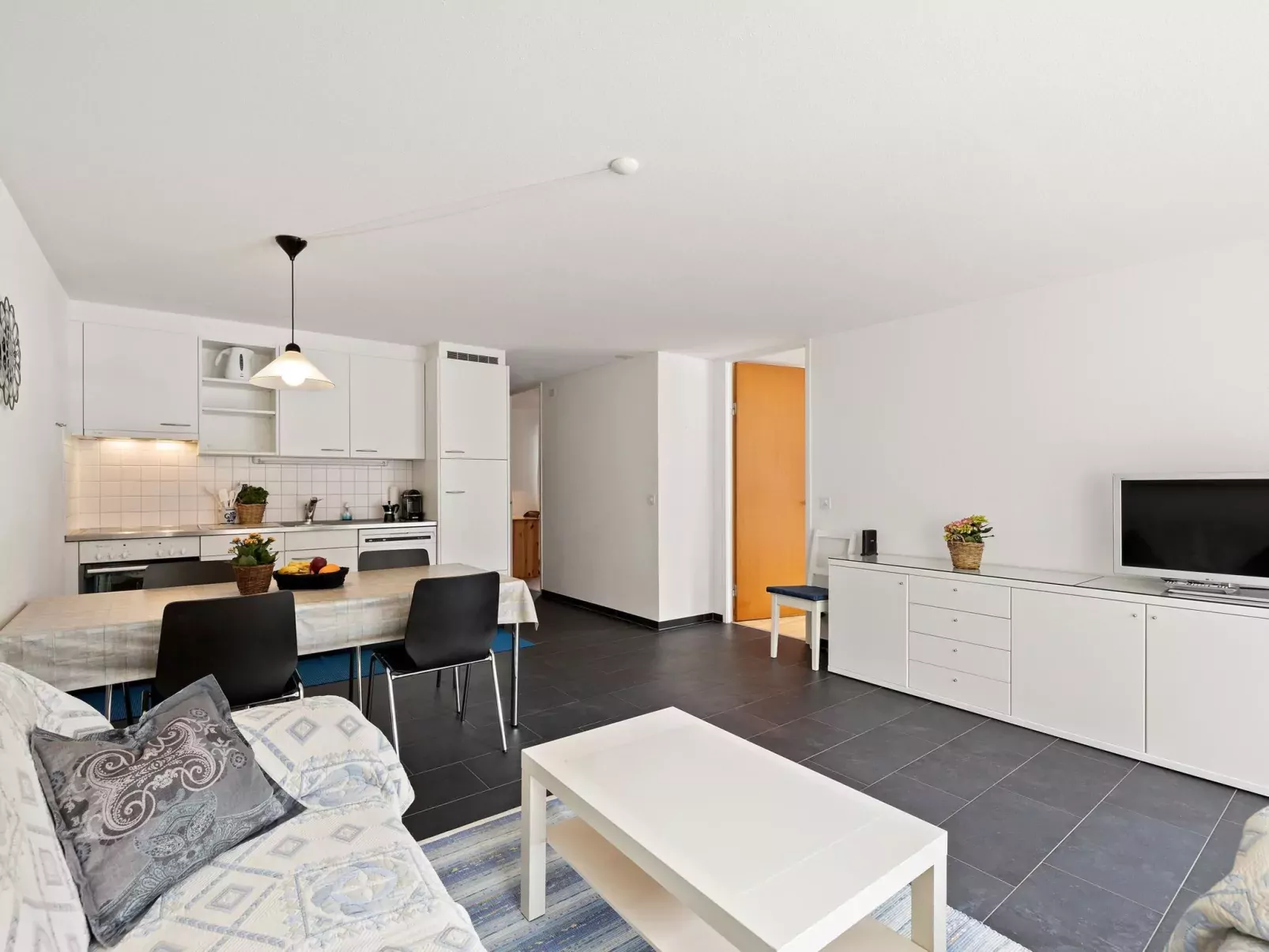 Nr.05 Haus Sursilvana-Binnen