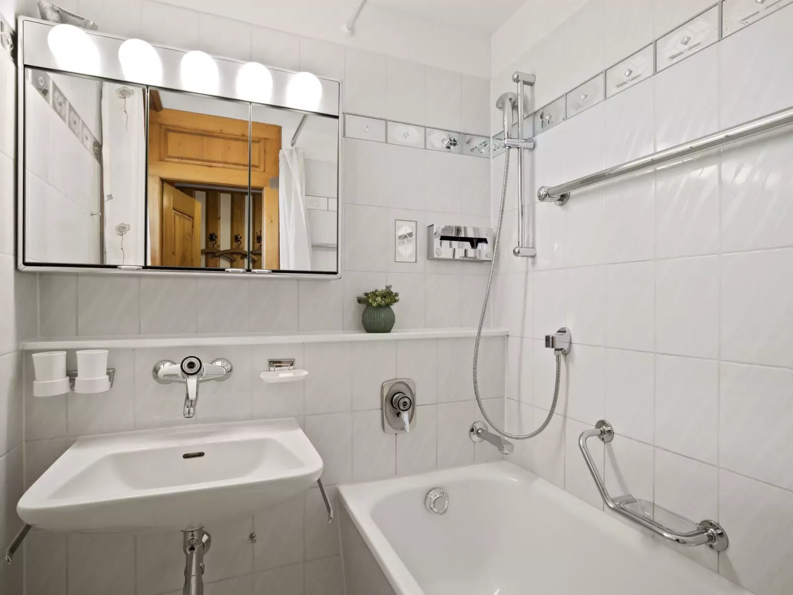 Nr.58 Haus Ladina-Binnen