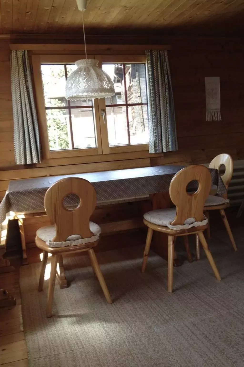 Sunneschy 1. OG Süd-Buiten