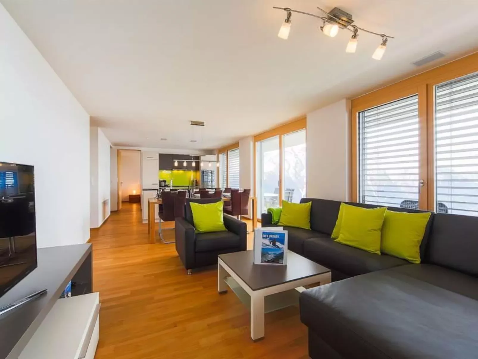 Apartmenthaus Riederhoru A EG-Binnen