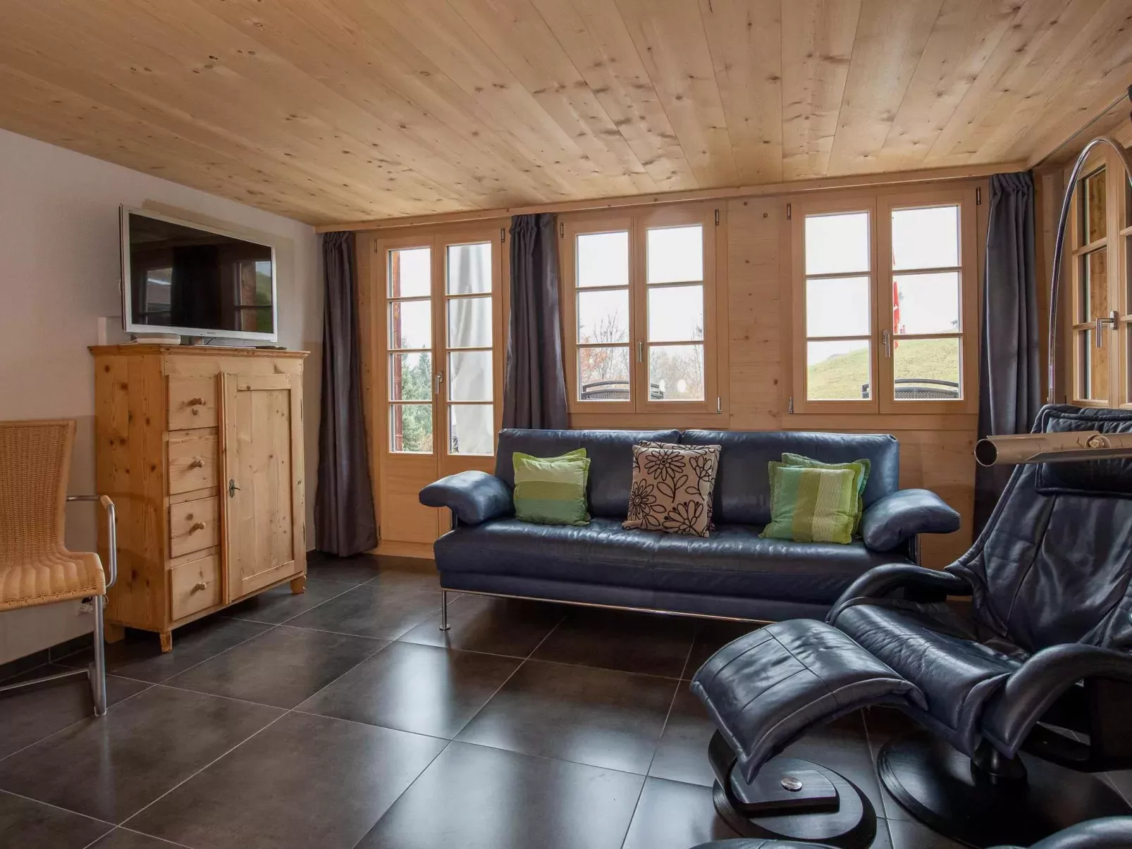 Untere Bühlstrasse 10 - EG - Binnen