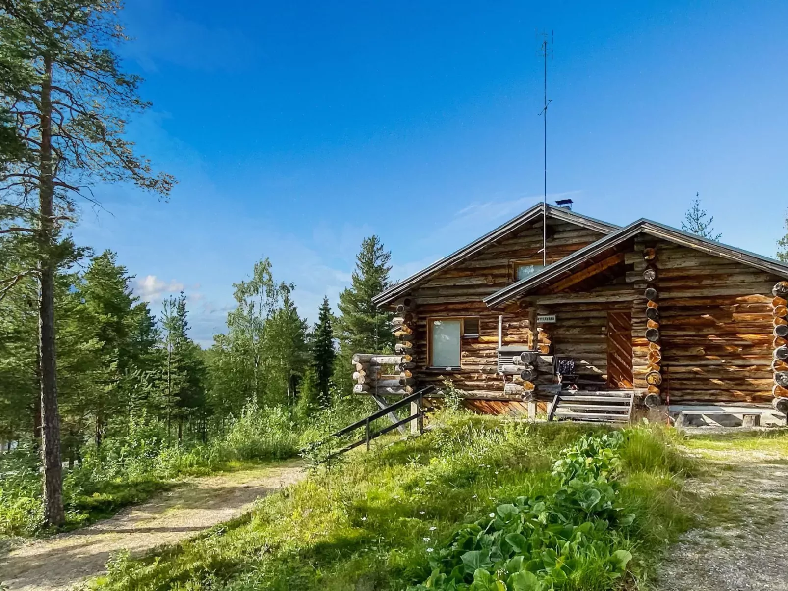 Sallanhelmi a2-Buiten