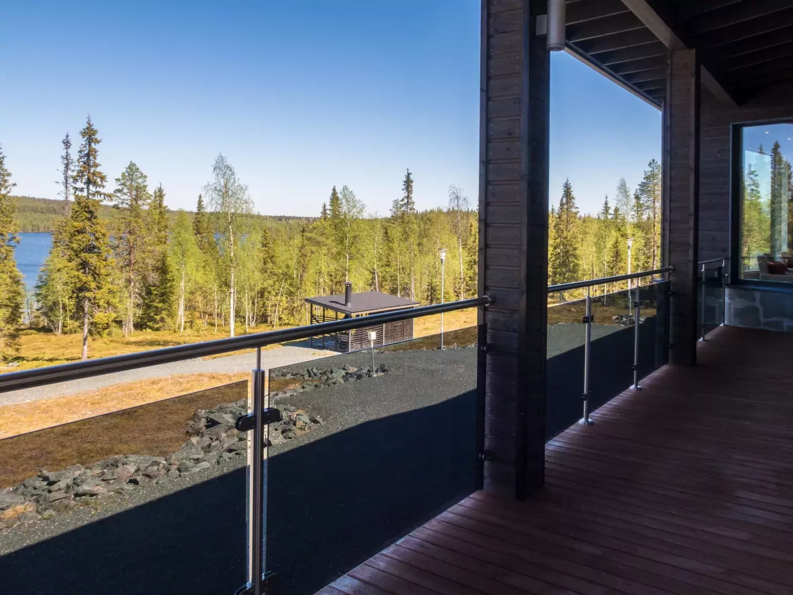 Holy lake chalet b-Binnen