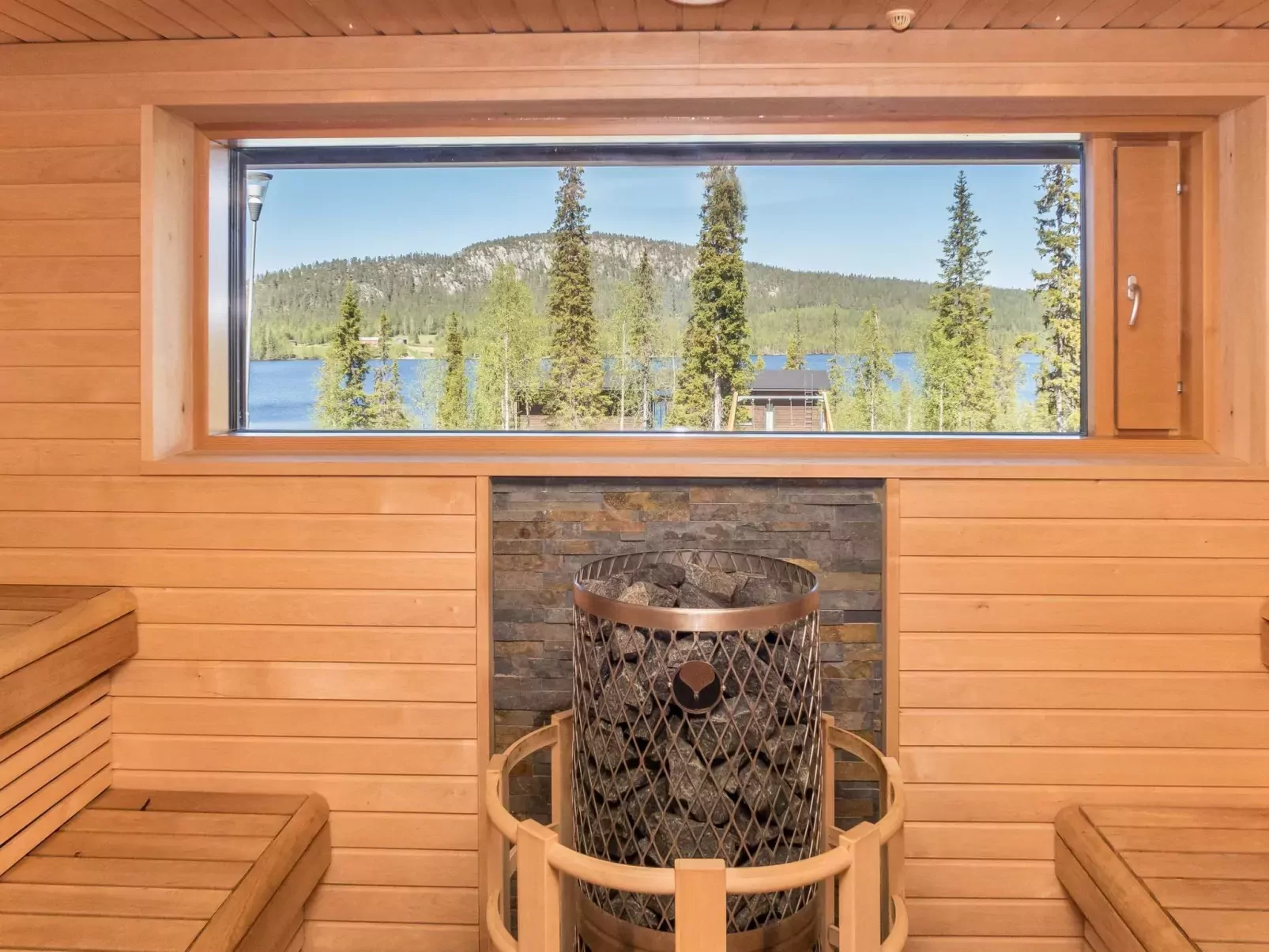 Holy lake chalet b-Buiten