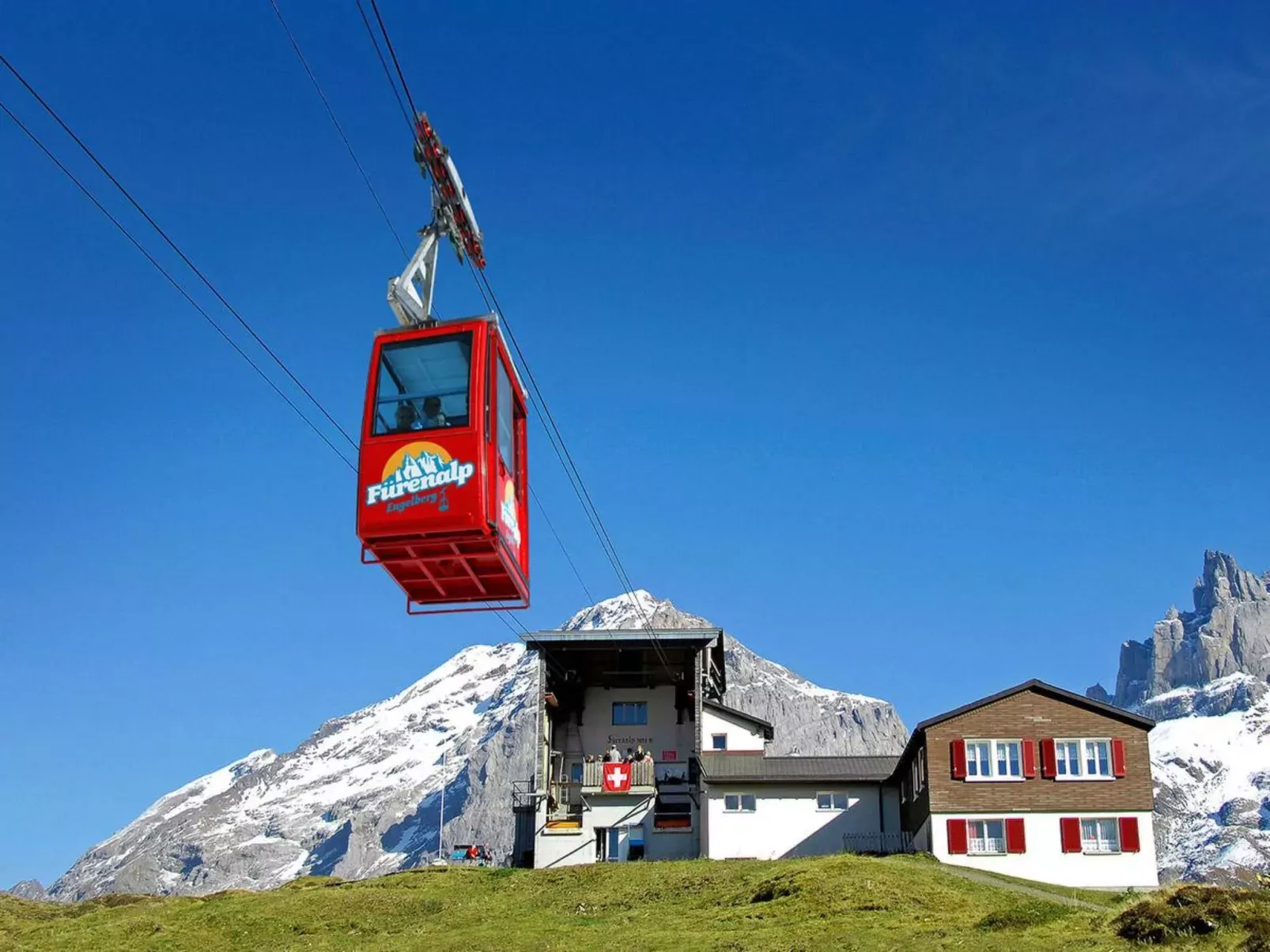 Chalet Fluegärtli-Buiten