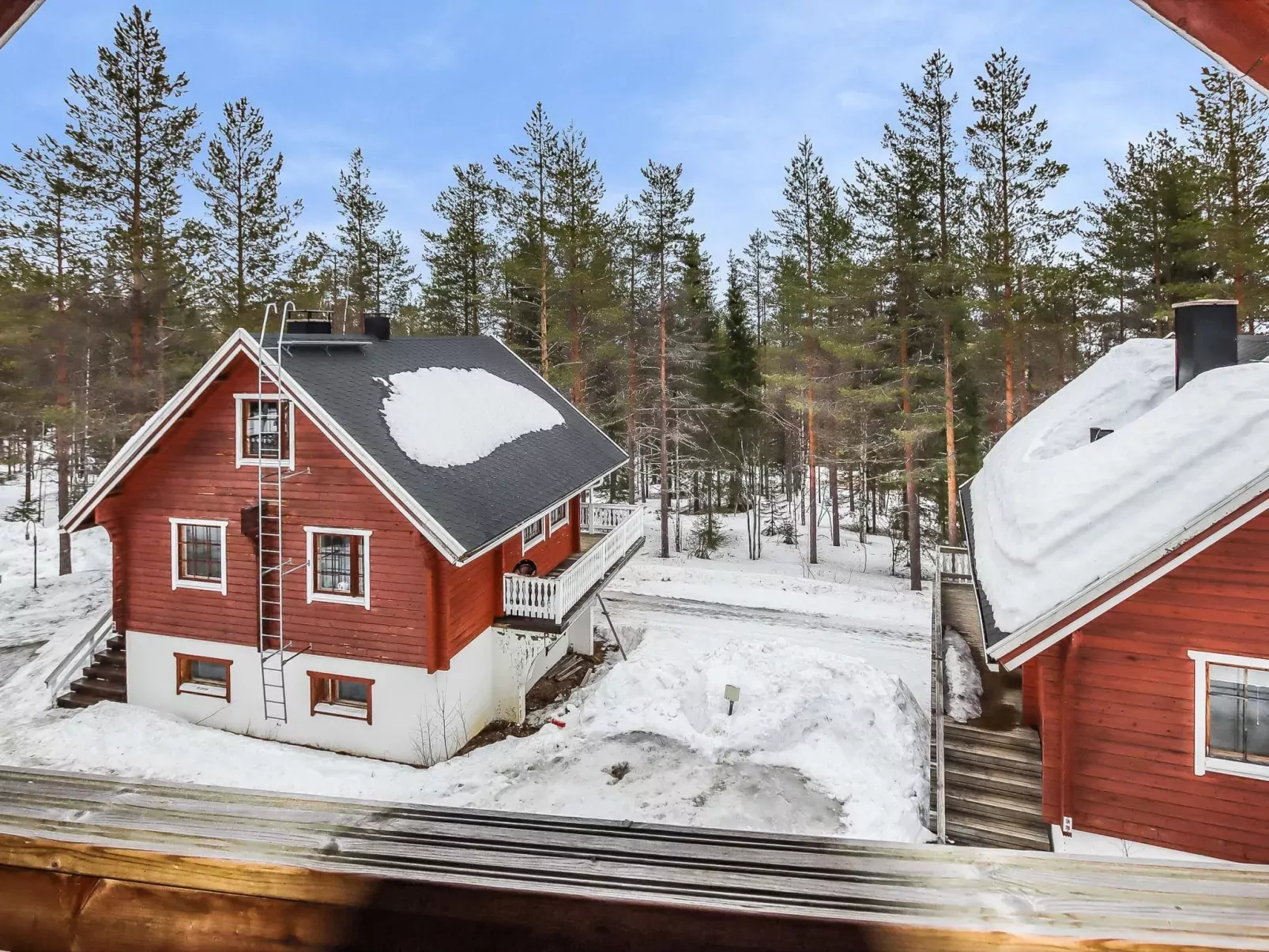 Alppikylä 4a paritalo-Buiten
