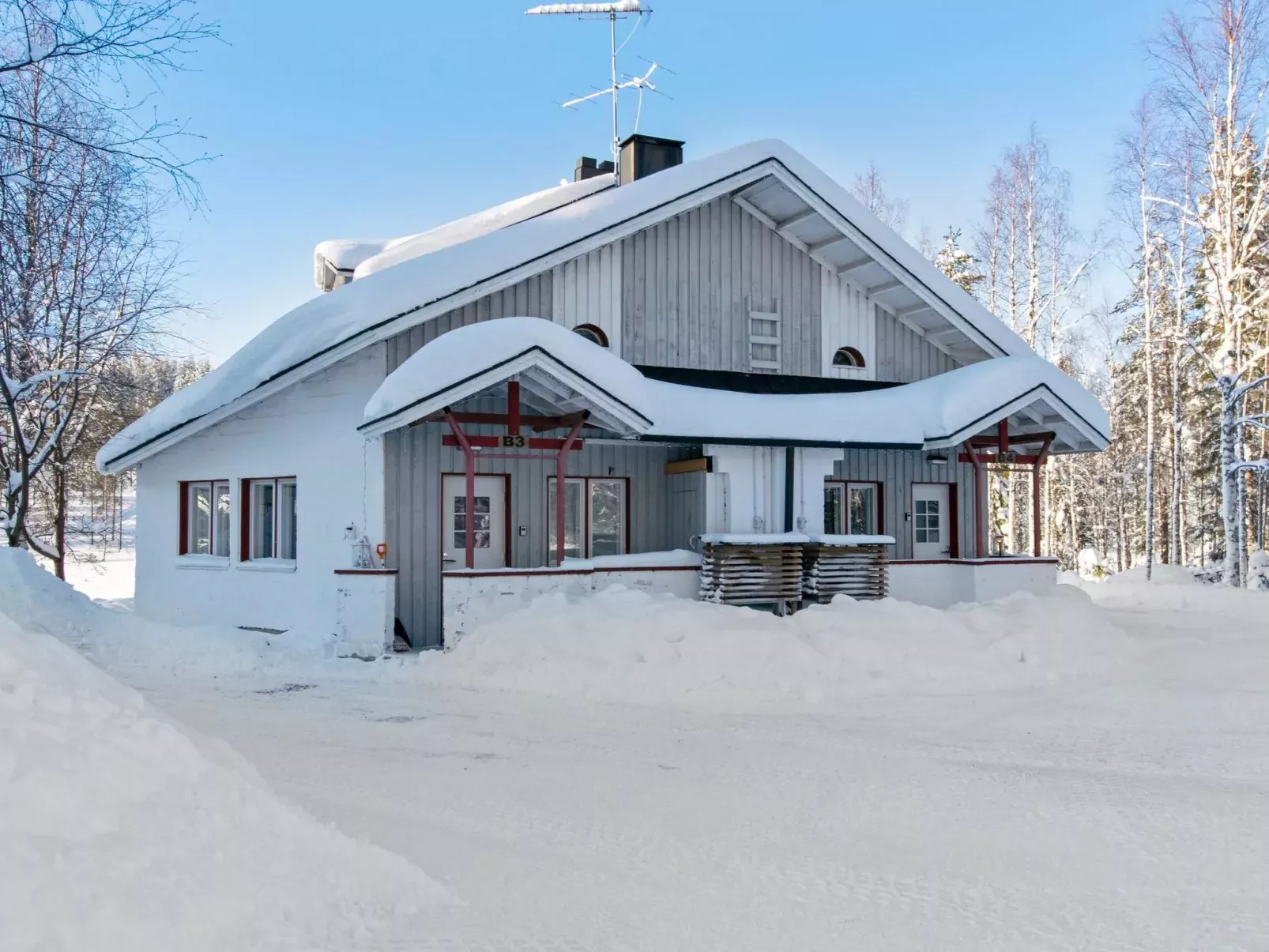 Hallantytär b3 paritalo-Buiten
