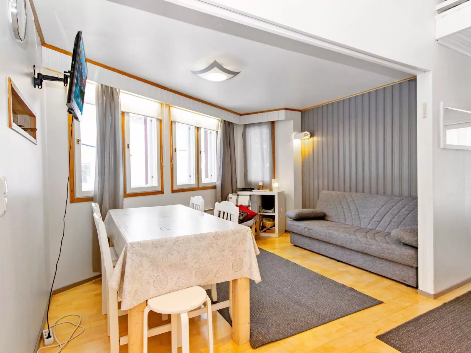 Hallantytär b3 paritalo-Binnen