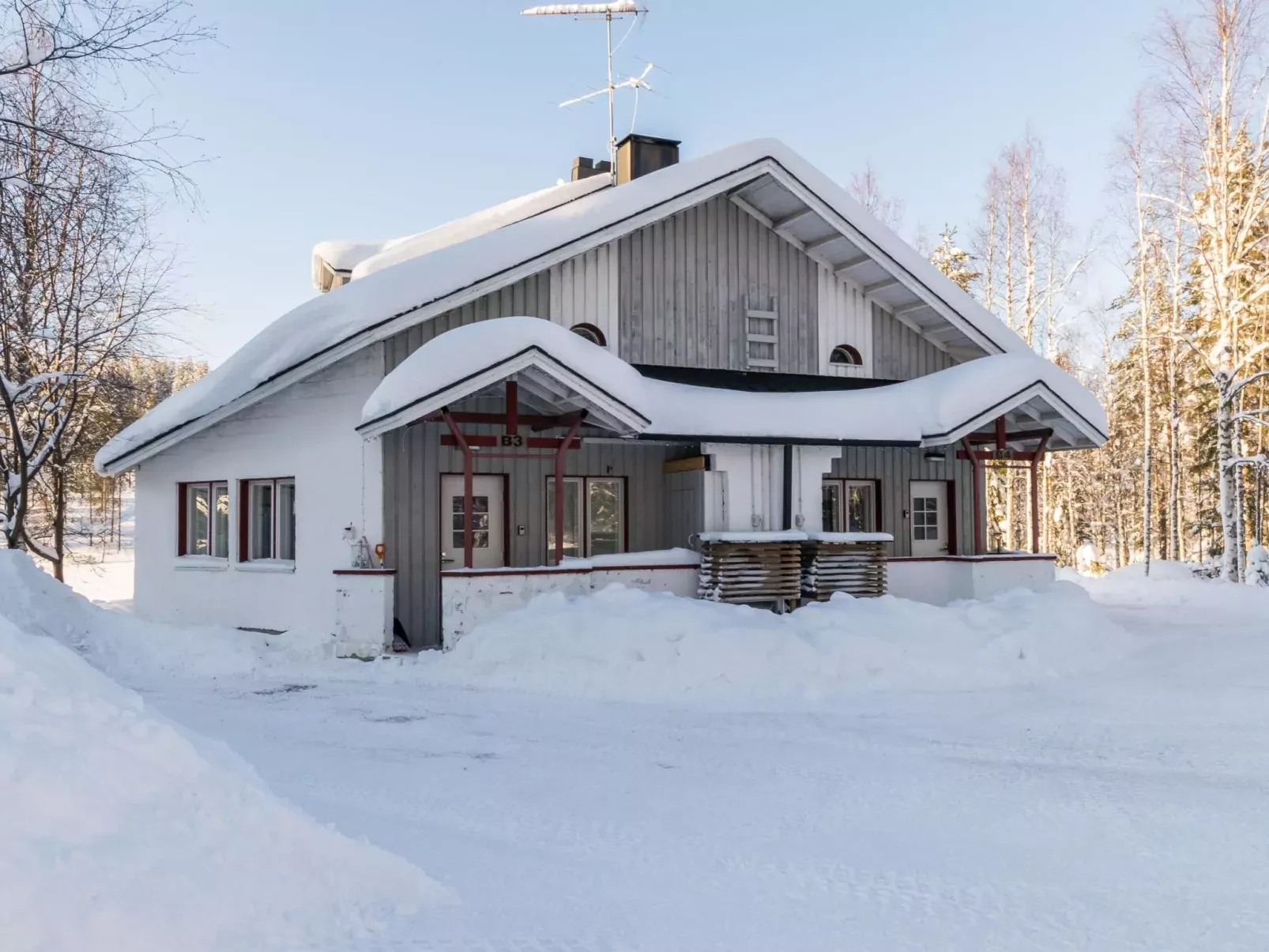 Hallantytär b4 paritalo-Binnen