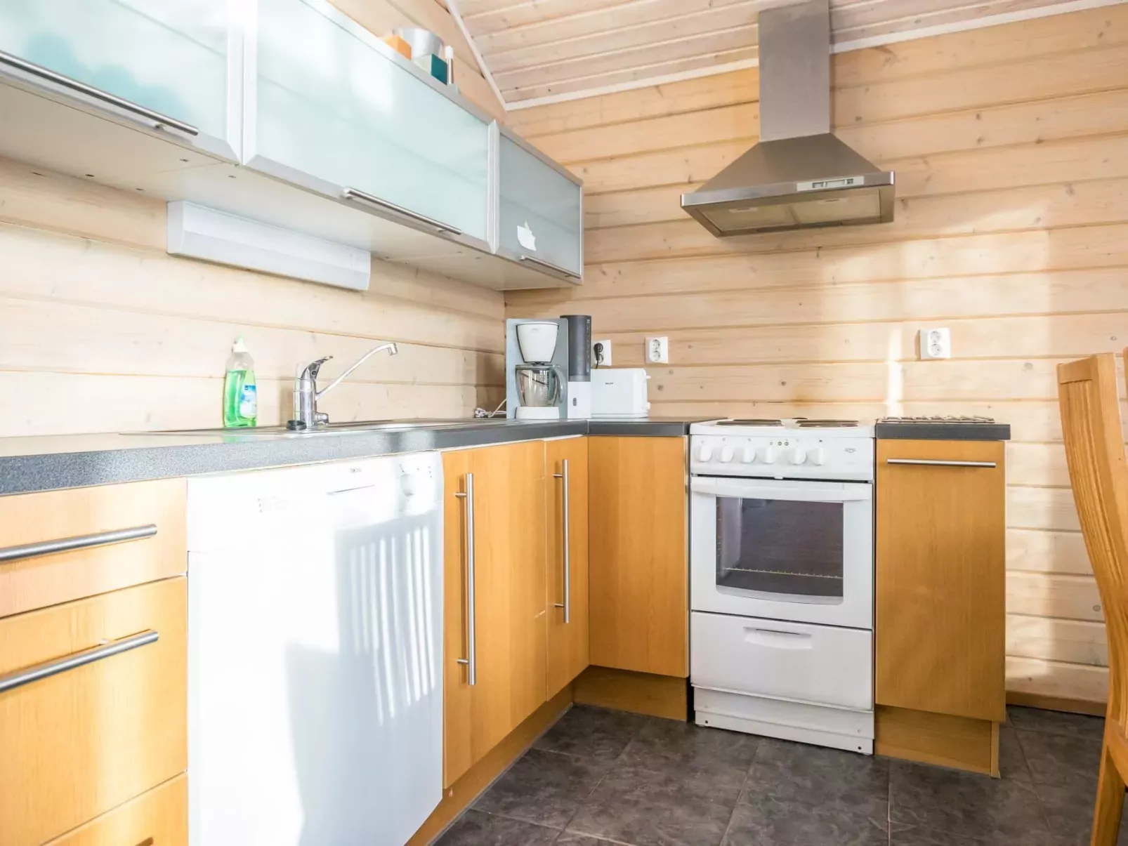 Rinteenkotka cottage-Binnen
