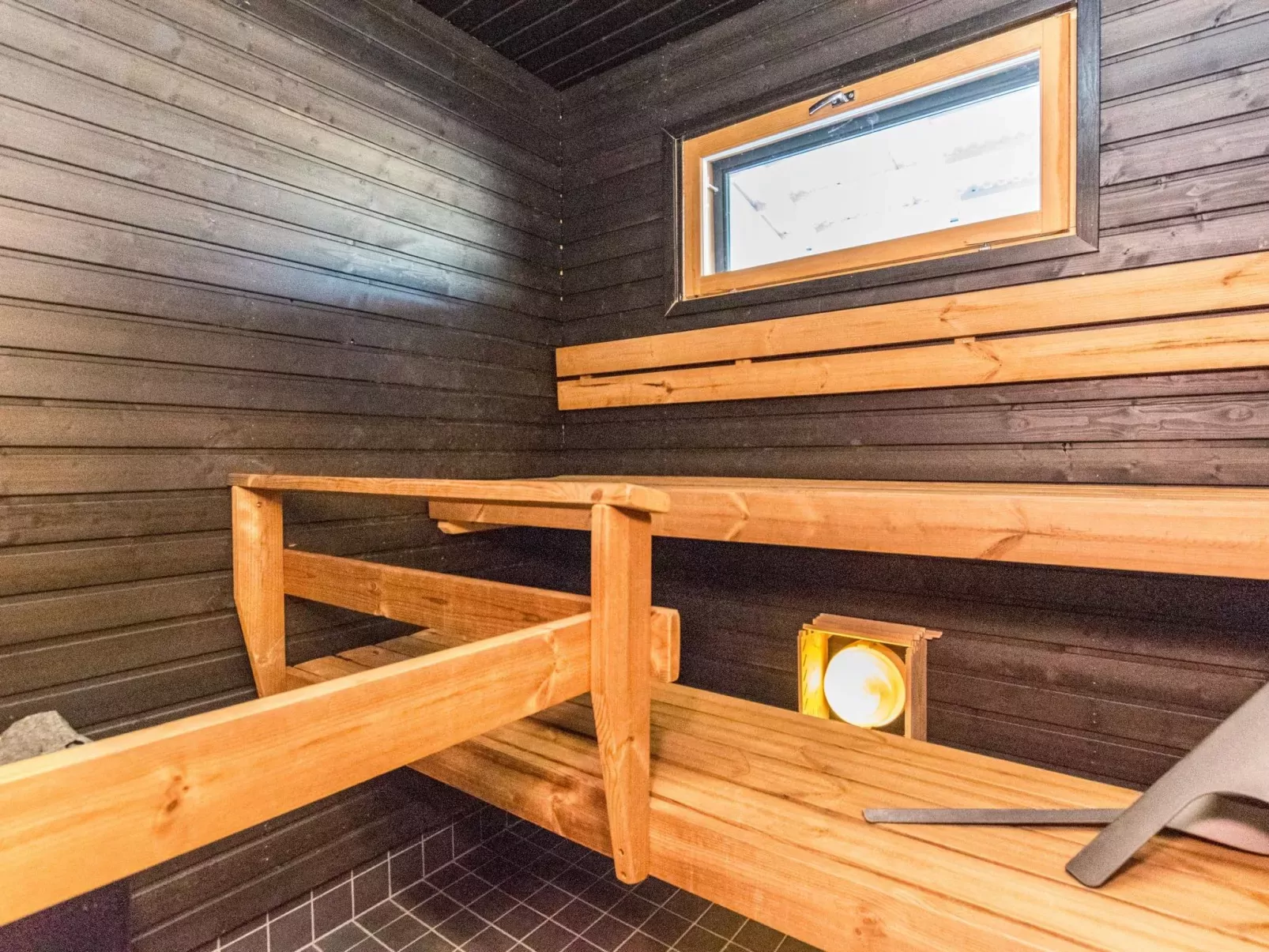 Skivillas 78 ukkohalla (1)-Buiten