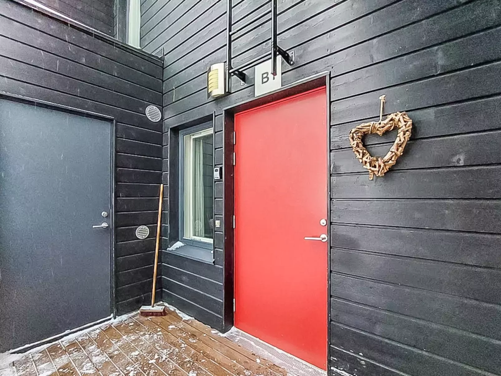 Skivillas 61 ukkohalla (b1)-Binnen