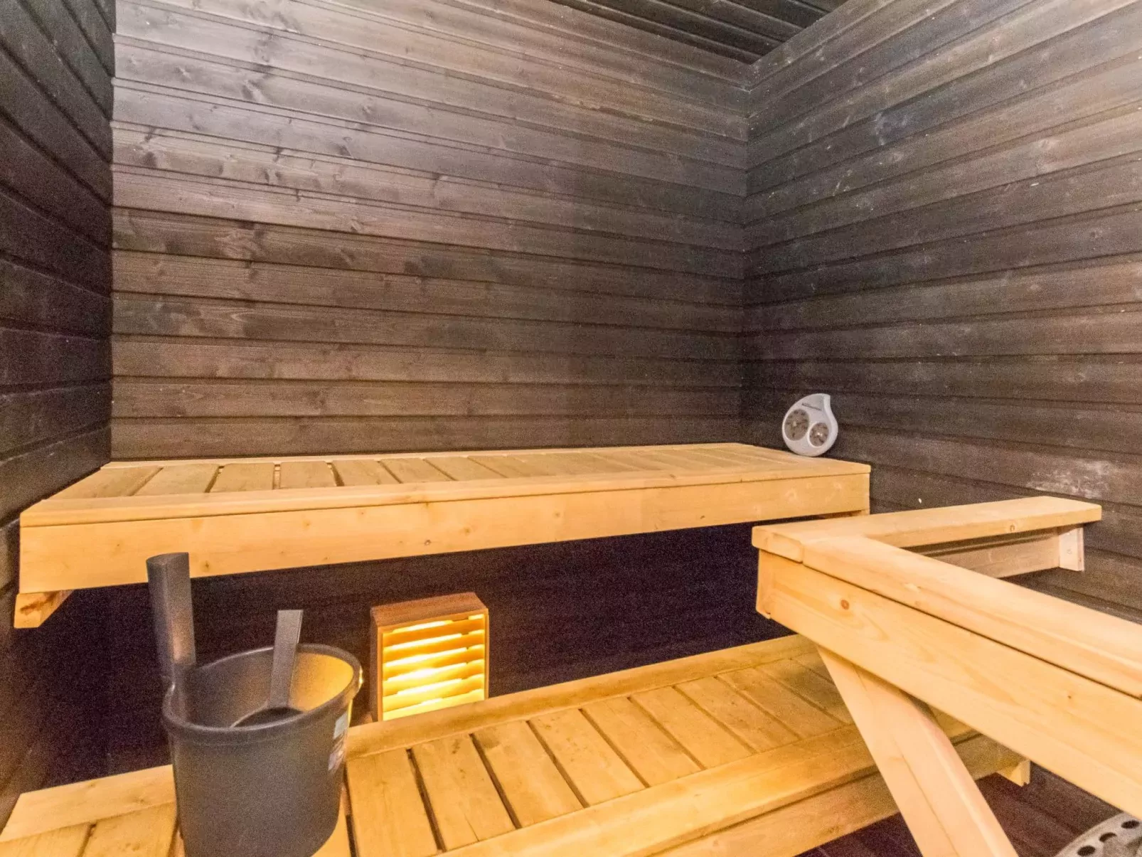 Skivillas 61 ukkohalla (b10)-Binnen