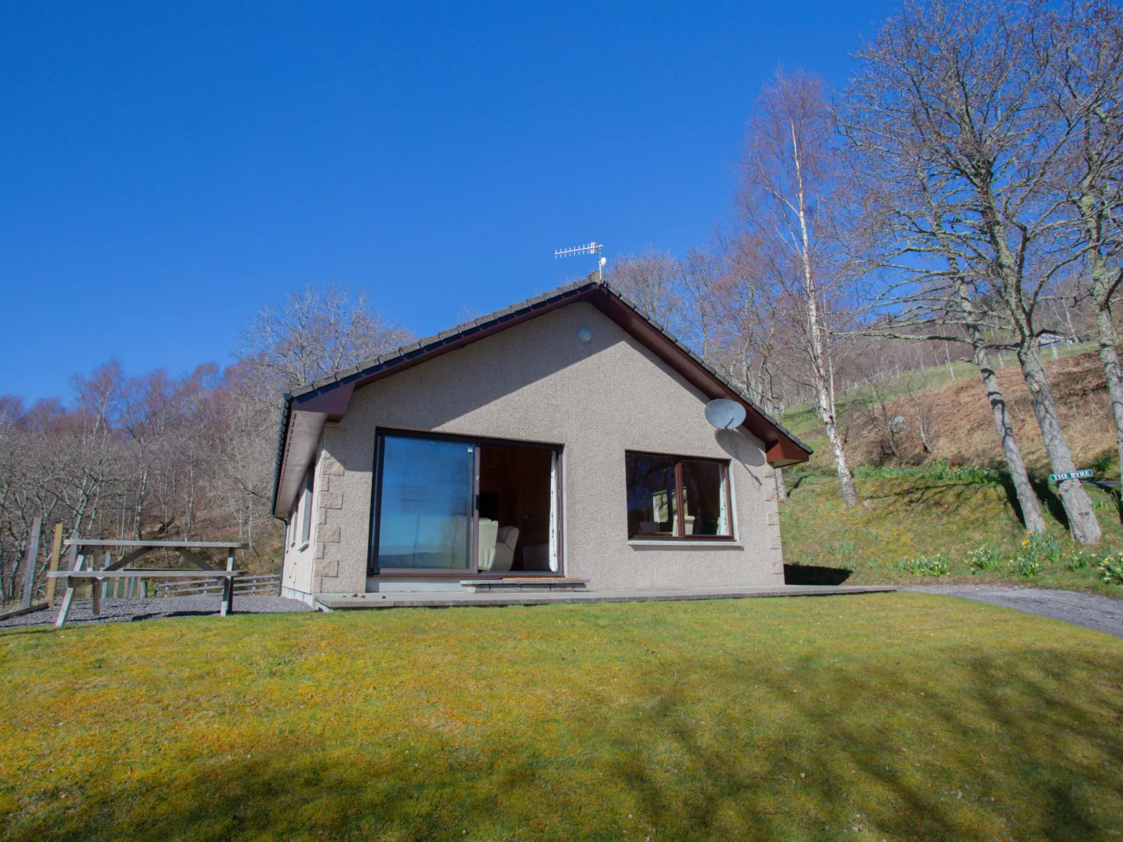 Achmony Byre-Buiten