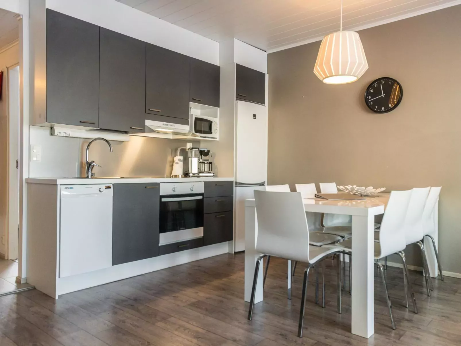 Sun&skivillas 5.-Binnen