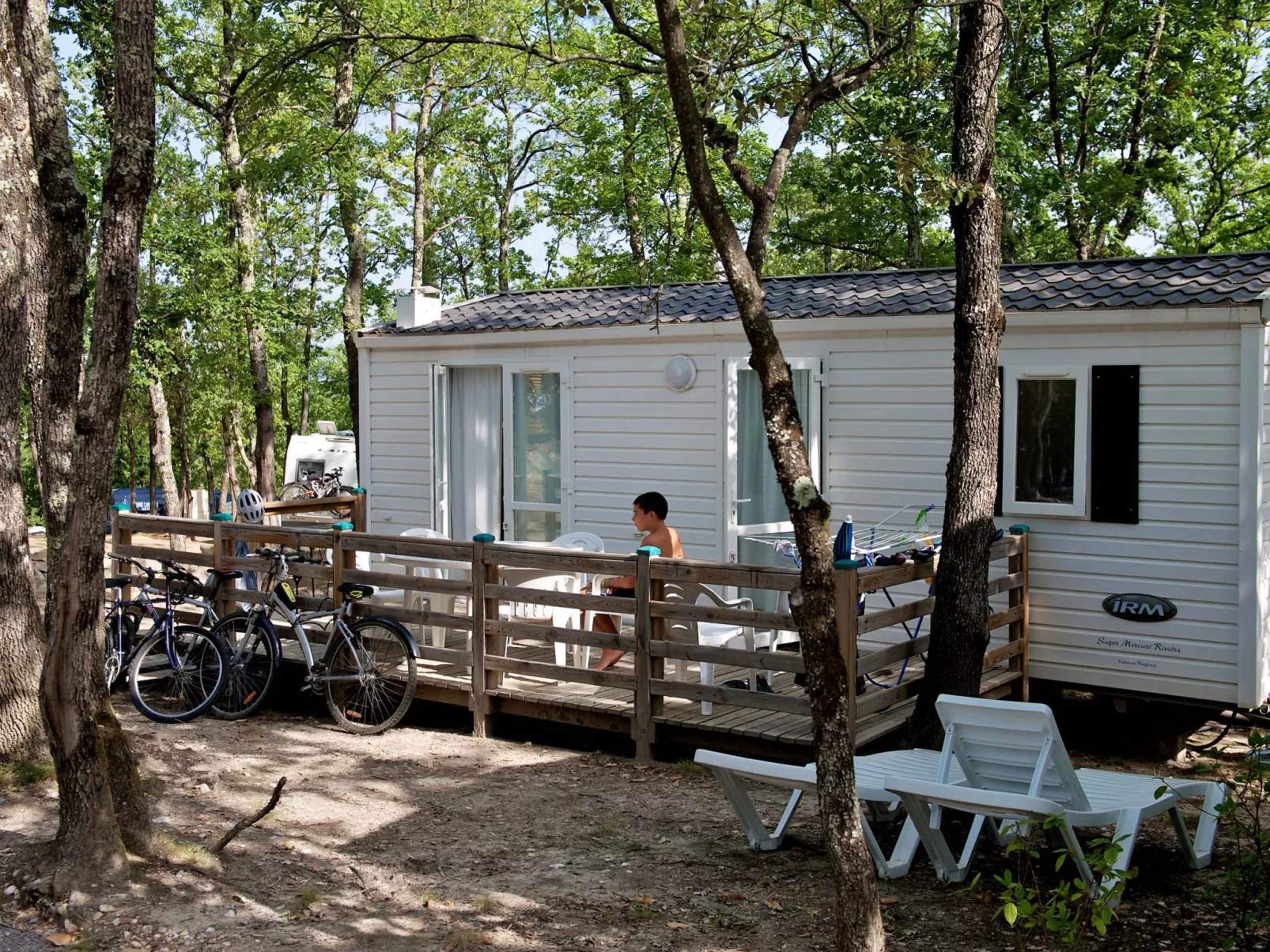 Camping Caravaning (AAR352)-Buiten