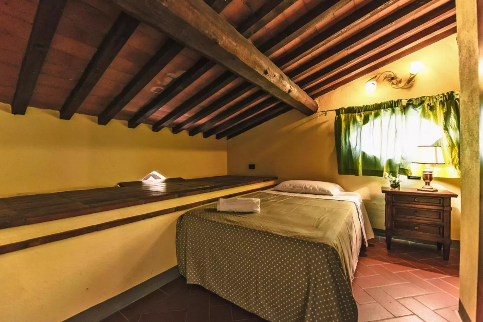 Agri-tourism Tenuta Quarrata, Santo Pietro Belvedere-quadri-Slaapkamer