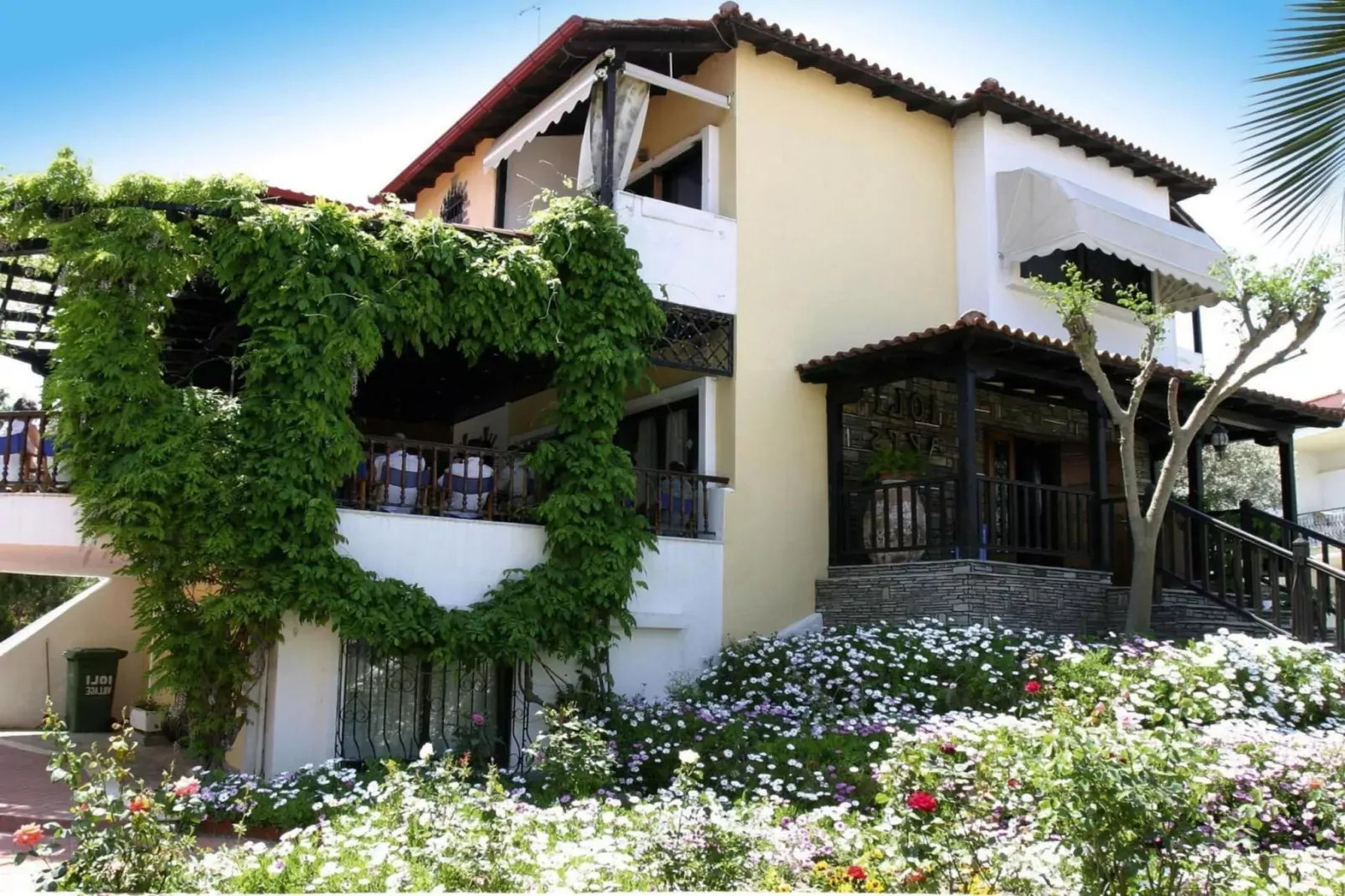 Holiday resort Ioli Village, Pefkochori-1 bedroom 4 pax-Buitenkant zomer