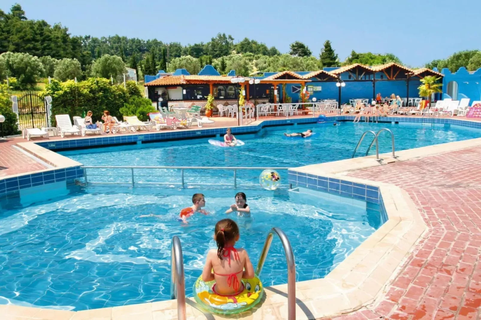 Holiday resort Ioli Village, Pefkochori-1 bedroom 4 pax-Zwembad
