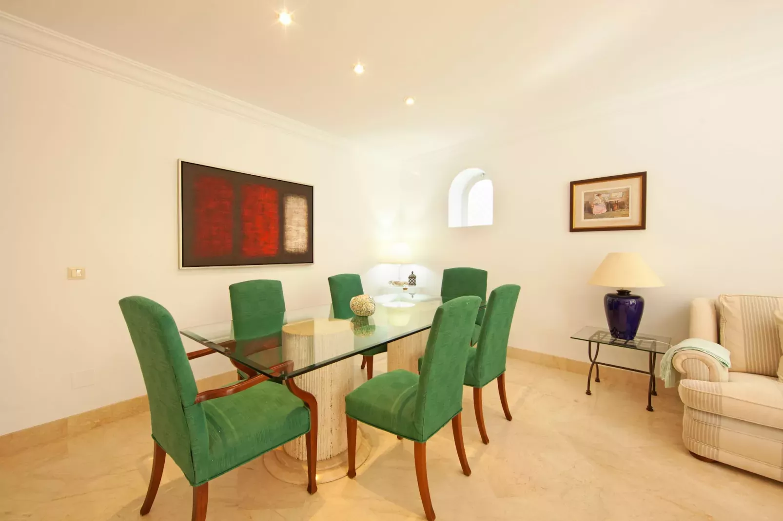 White Pearl Beach J4-Eetkamer