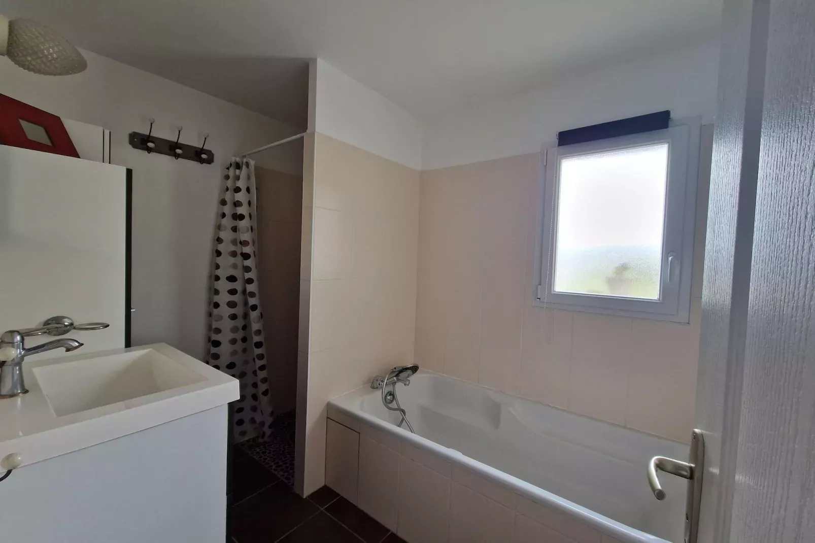 Pretty holiday home in palm garden near coast Pleubian-Badkamer
