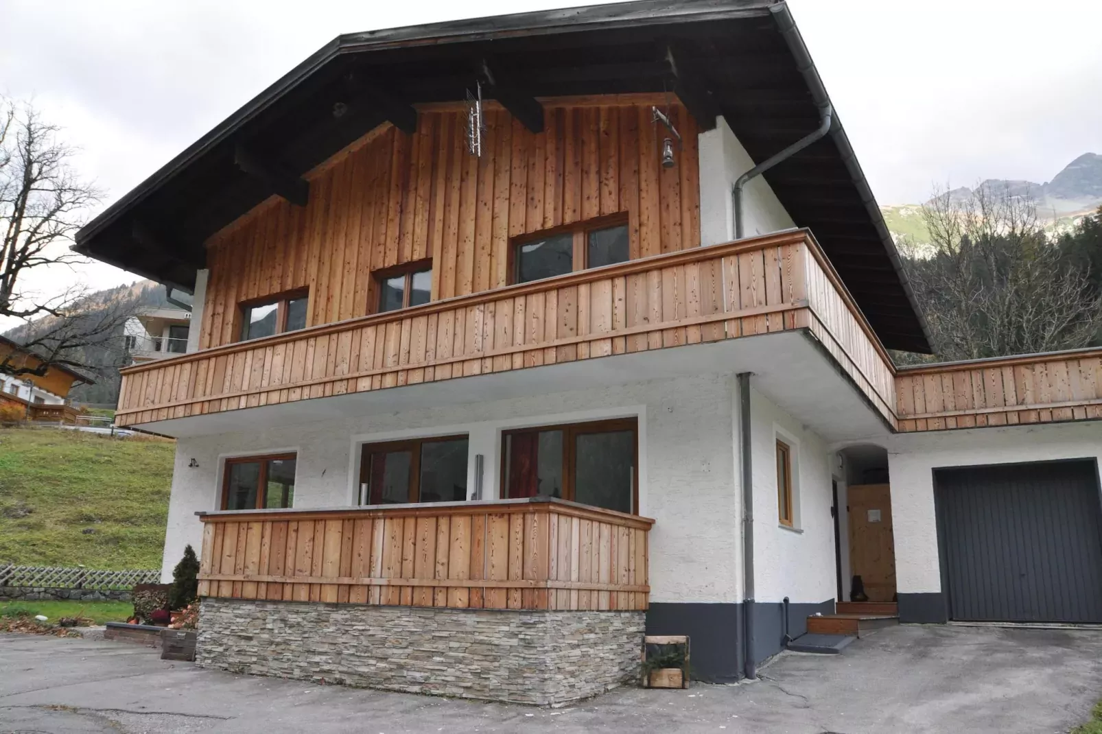 Haus Schedler - Wiesenblick-Buitenkant zomer