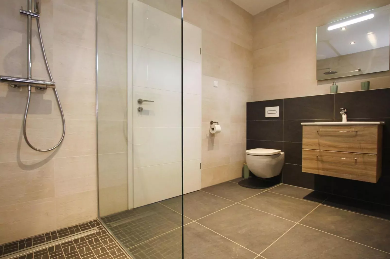 Villa Seeblick 146 qm-Badkamer