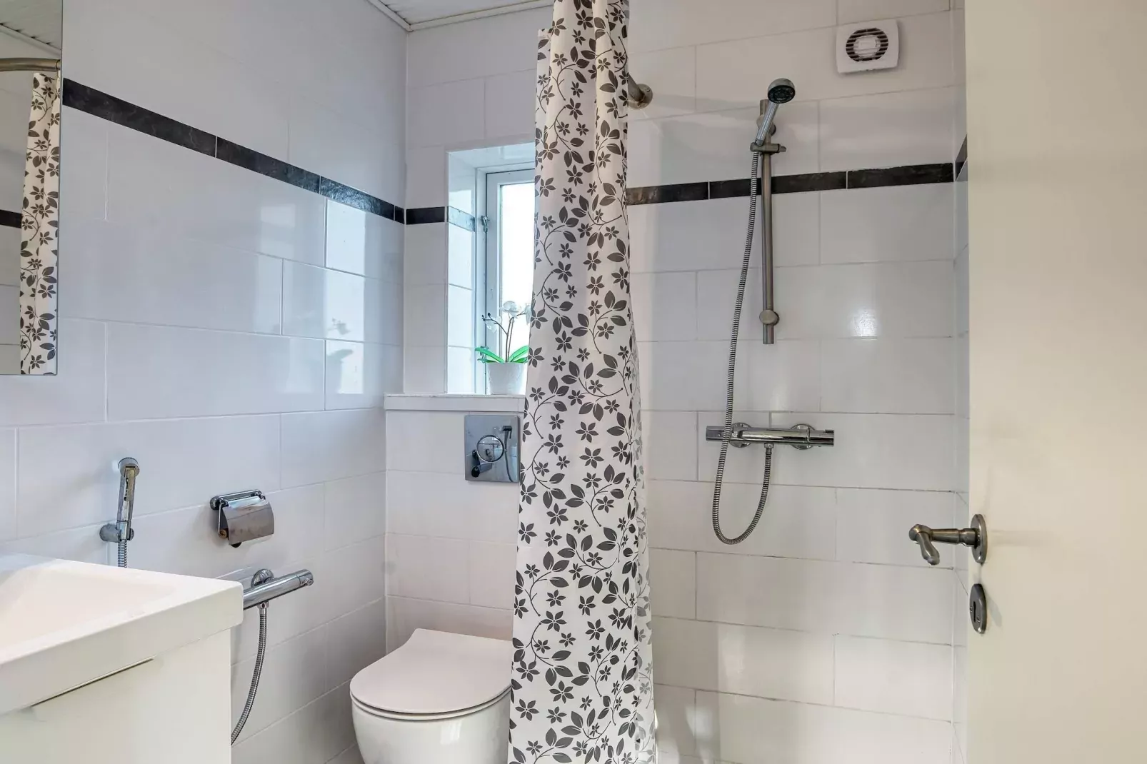 Modern Loft met Zeezicht -- By Traum Ferienwohnungen-Binnen