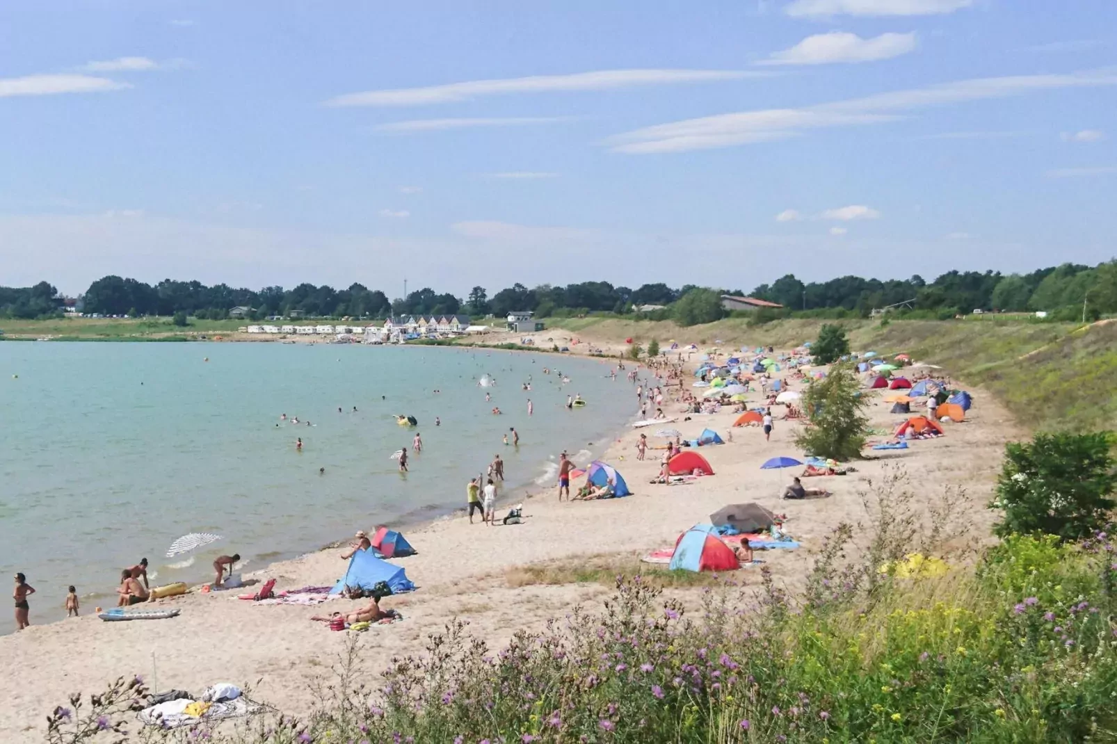 Bungalow am Partwitzer See-Uitzicht zomer