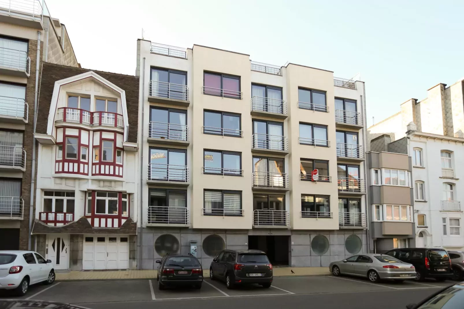 PRINCESS 2 / 0301  Parking-Buitenkant zomer