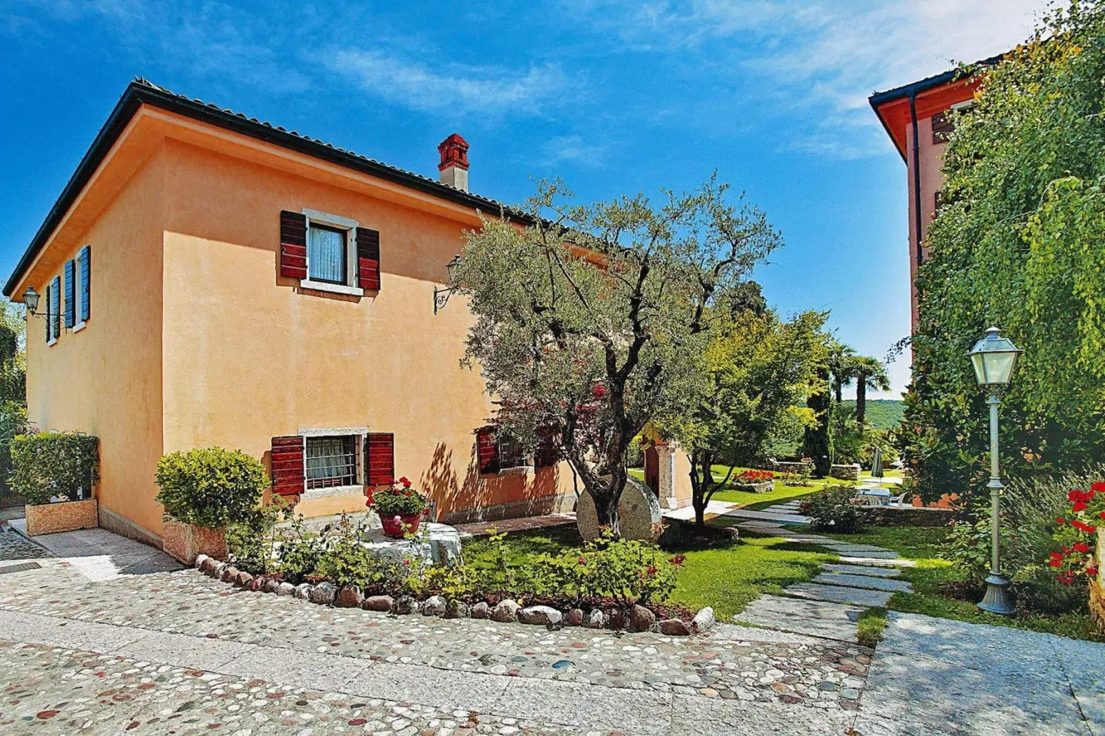Residence La Filanda, Costermano-bilo comfort-Buitenkant zomer