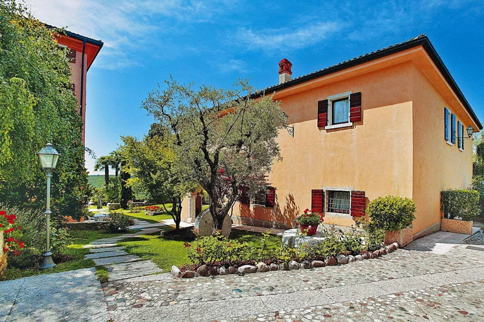 Residence La Filanda, Costermano-bilo comfort-Buitenkant zomer