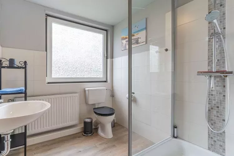 Ferienwohnung Lio-Badkamer