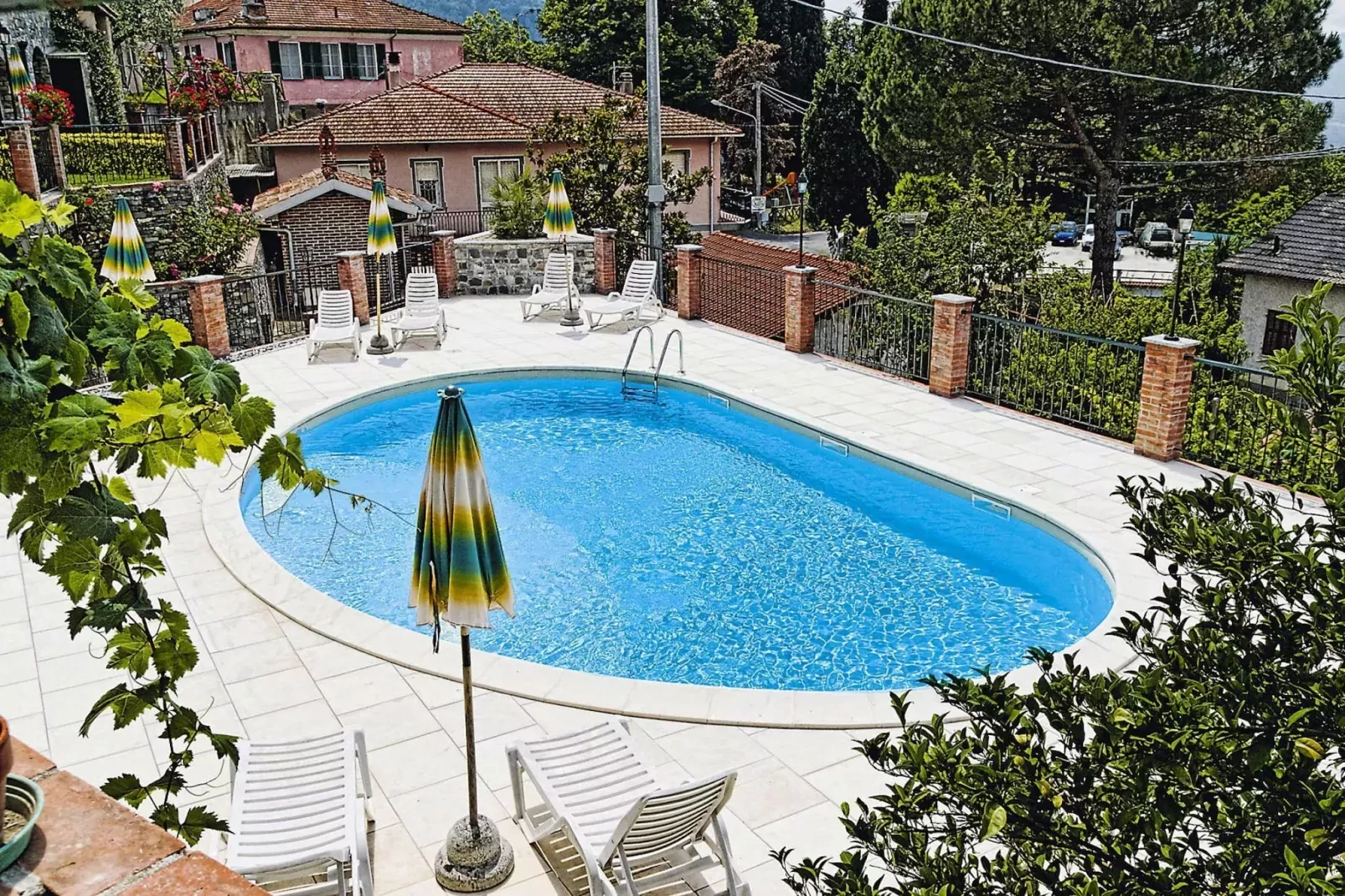 Agri-tourism Borgo Ameno Casanova Lerrone TR2 / C6-Zwembad