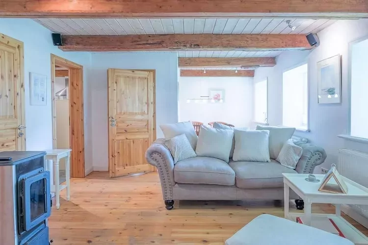 Wellness unter Reet Dagebüll-Woonkamer