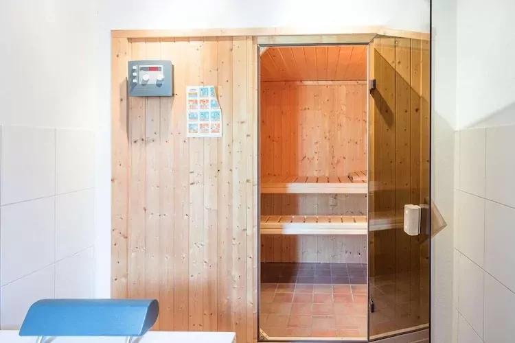 Wellness unter Reet Dagebüll-Sauna