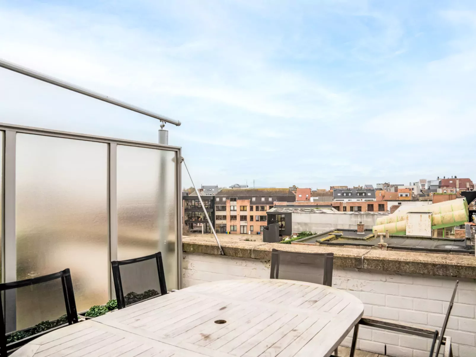 Gelsea with parking and terrace-Buiten