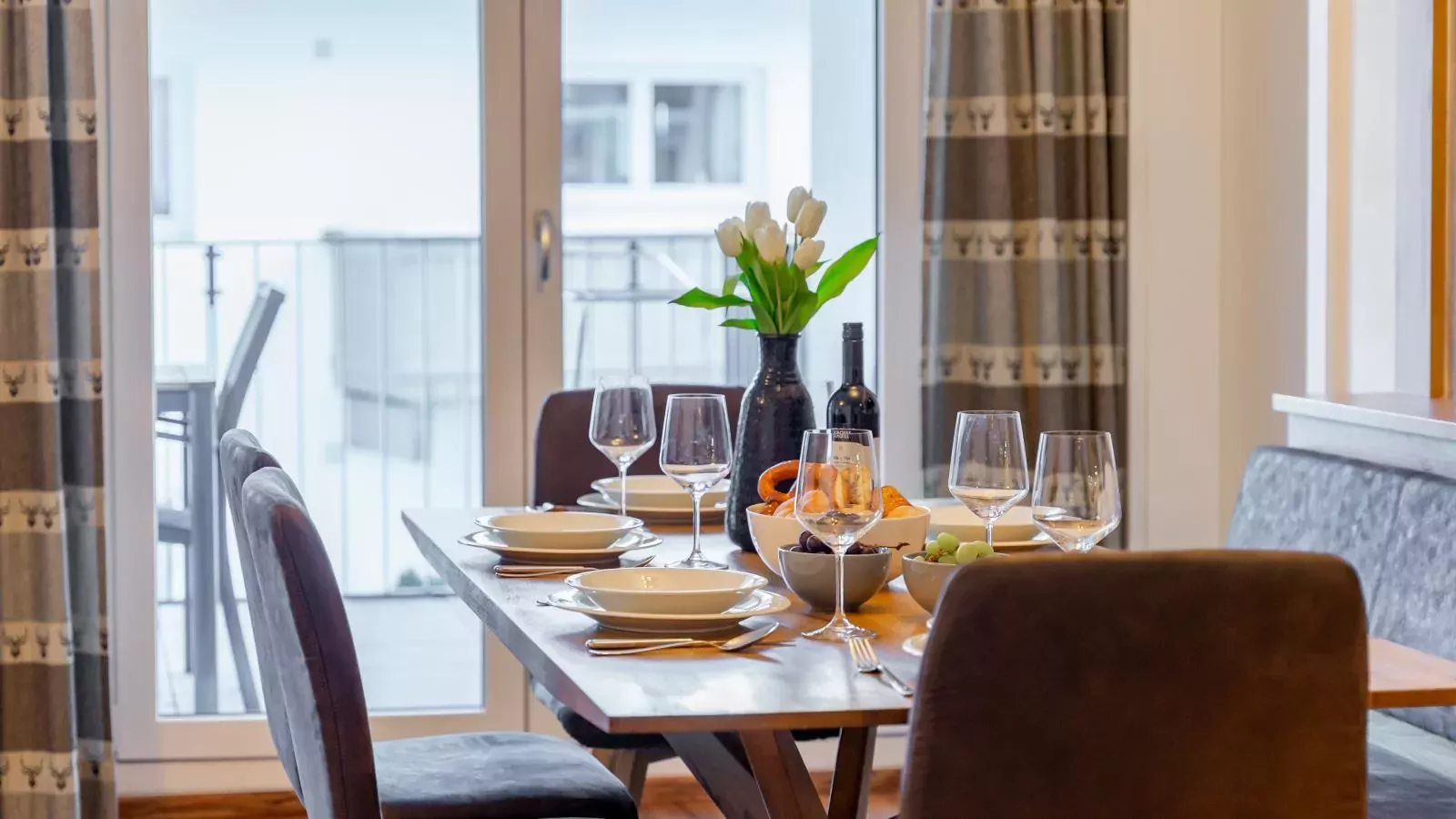 Falken Suites TOP 3-Eetkamer