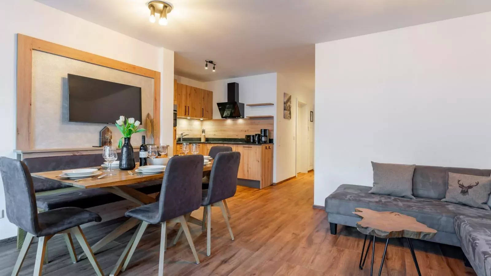 Falken Suites TOP 3-Eetkamer
