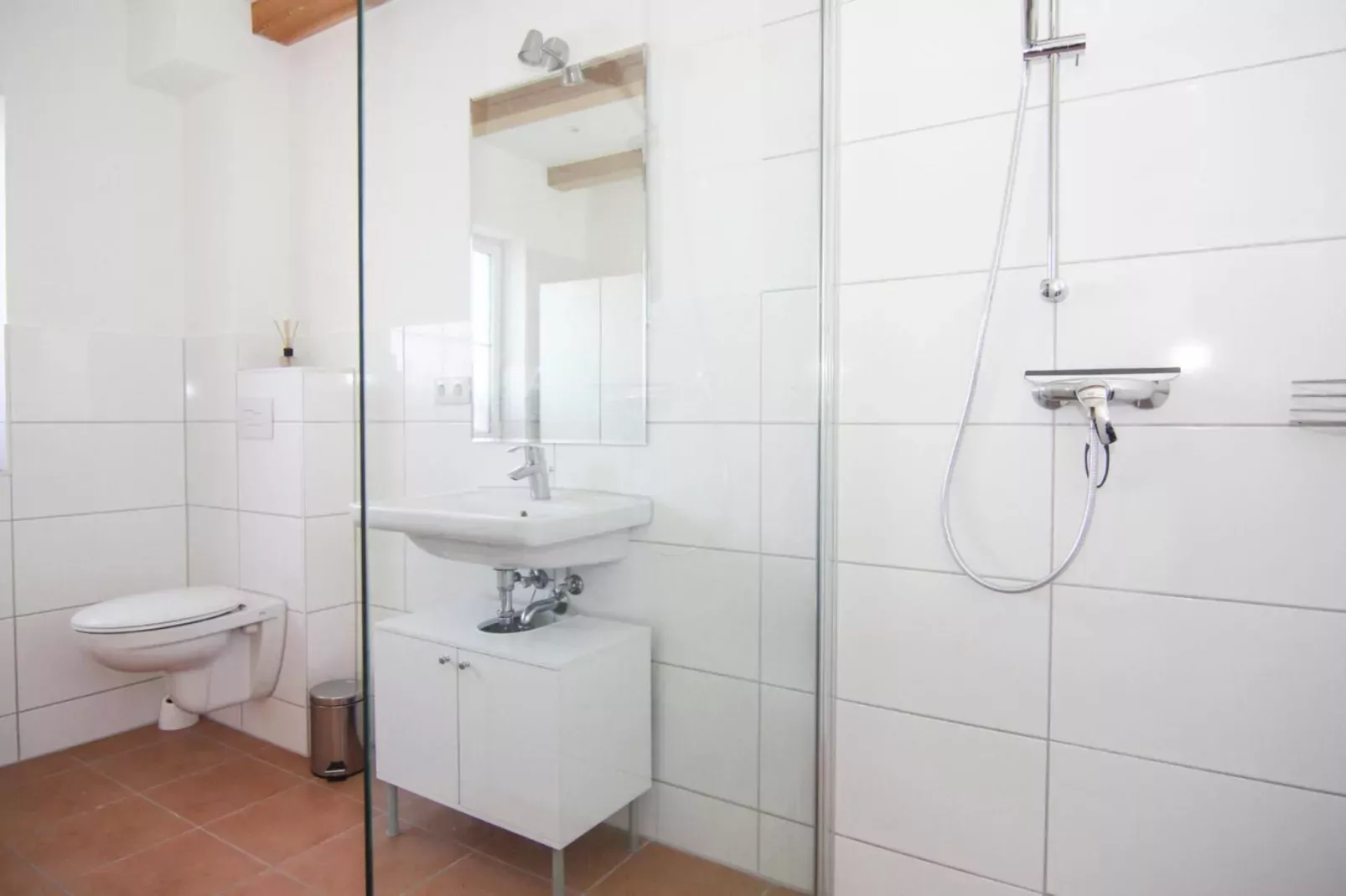 Appartement 4 rechts außen-Badkamer