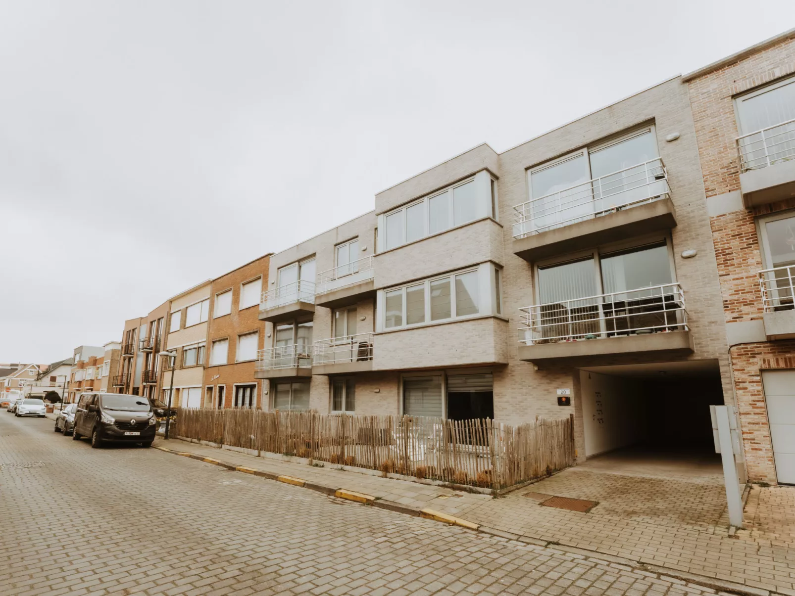 Rodenbach central but quiet-Buiten