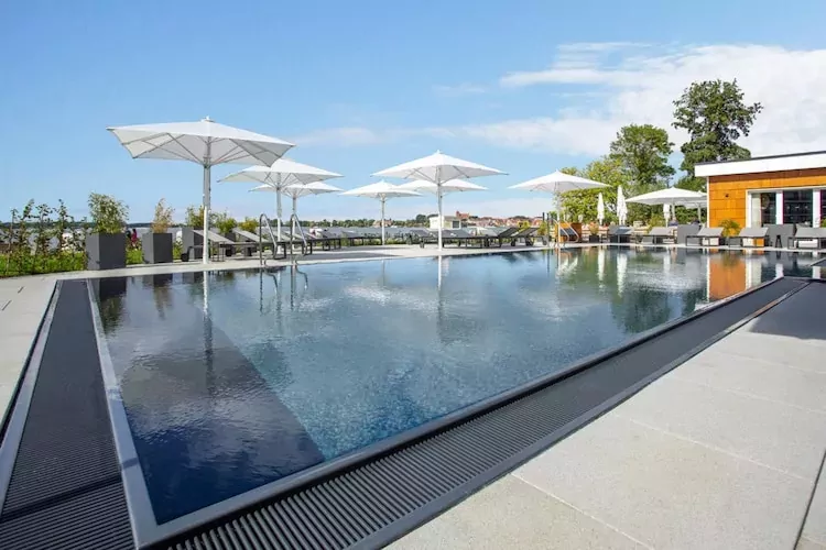Apartments im MAREMÜRITZ Yachthafen Resort & Spa / Mare Grand Maisonette Suite 3 Personen-Zwembad