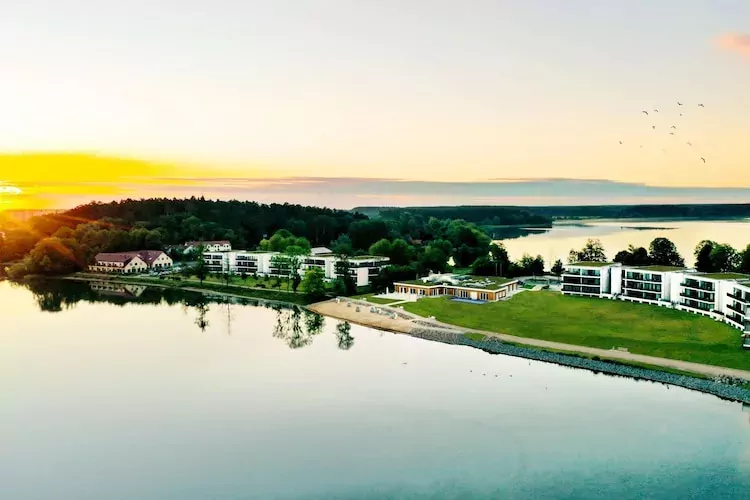 Apartments im MAREMÜRITZ Yachthafen Resort & Spa / Mare Grand Maisonette Suite 4 Personen-Buitenkant zomer