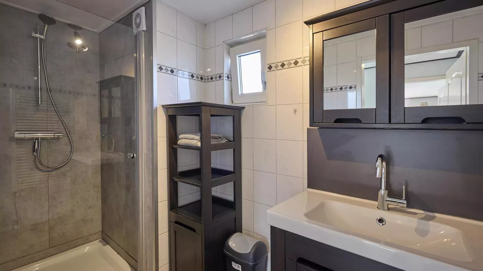 T Kaatsheuveltje 1-Badkamer