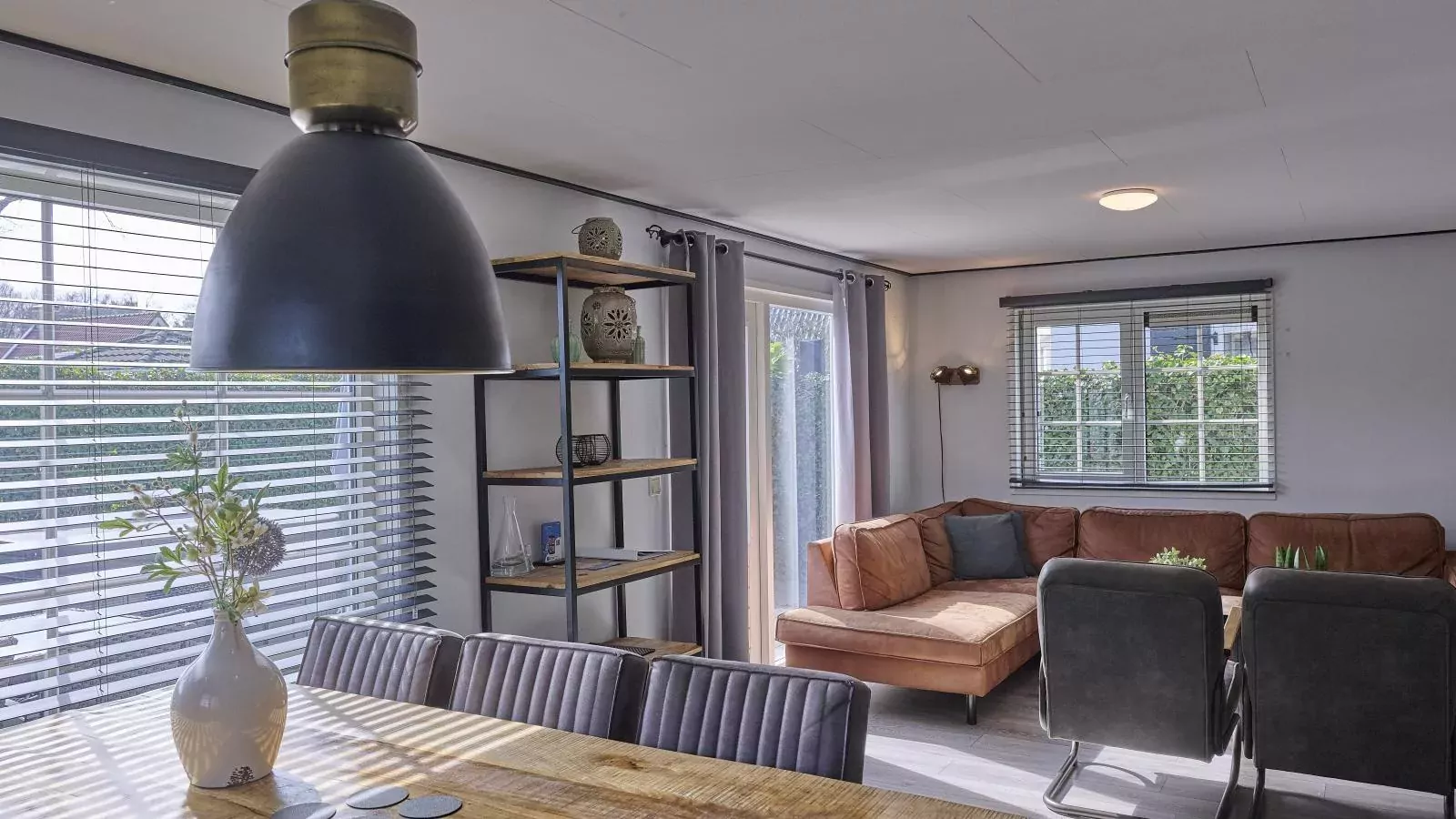 T Kaatsheuveltje 1-Eetkamer