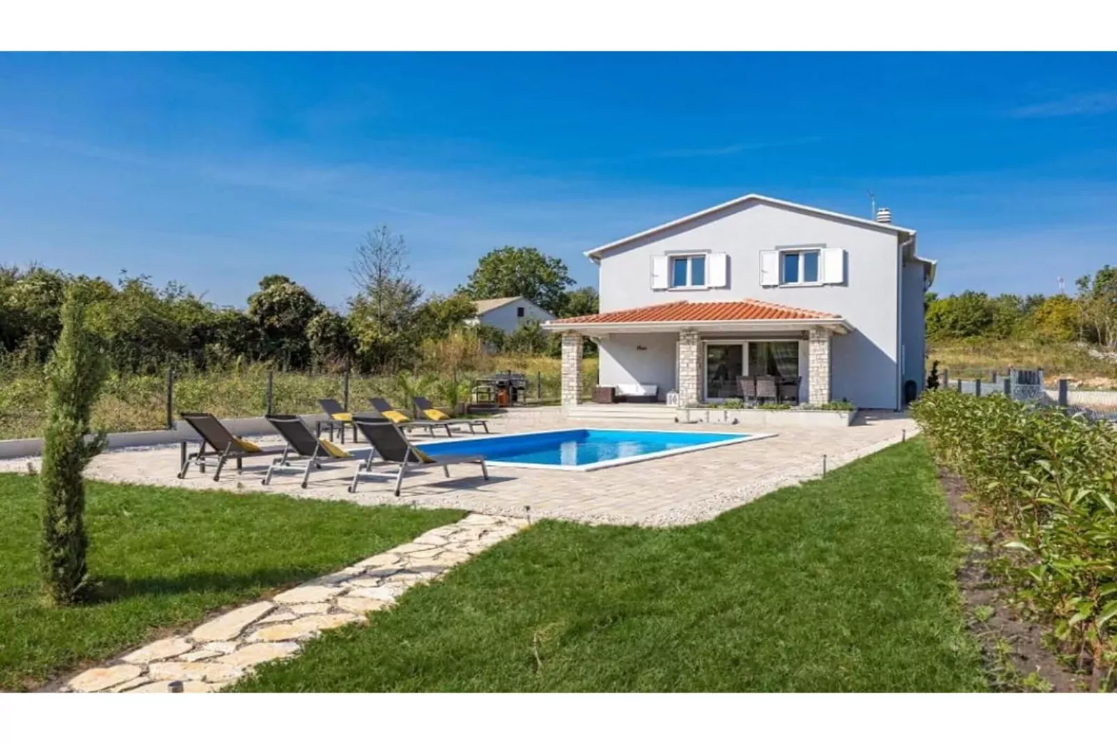 Villa Isabella in Sovinjak, Istria-Buitenkant zomer